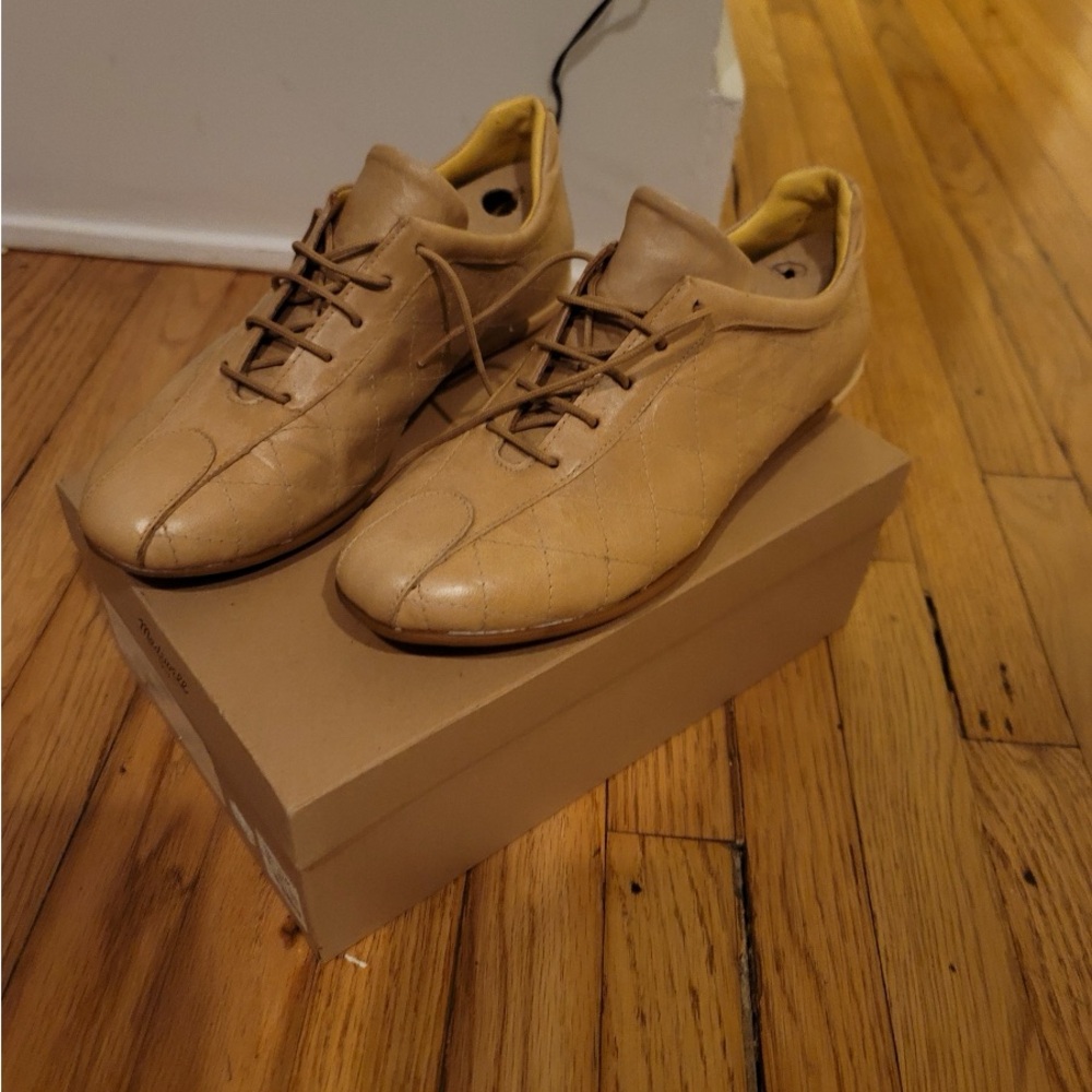 Women’s vintage Italian leather driving/walking shoes all leather.